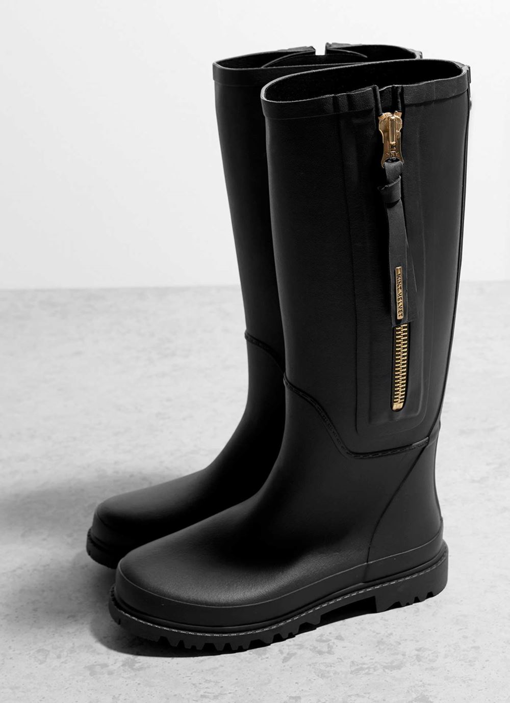 April Black Zip Wellies
